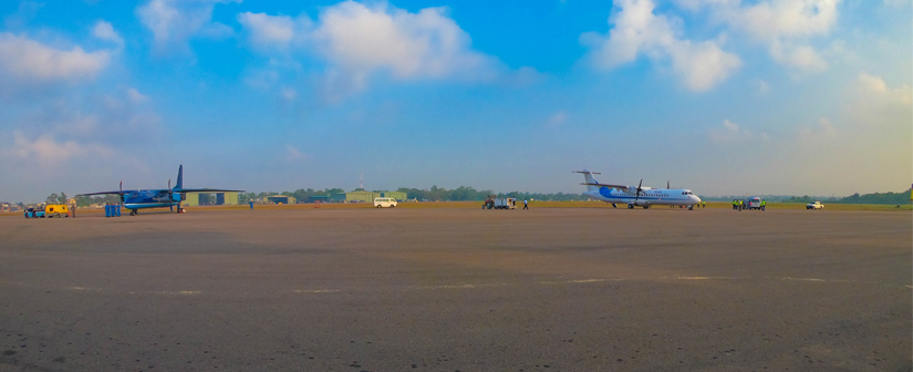 Colombo Ratmalana airport, the view from the waiting area overlooking the runway