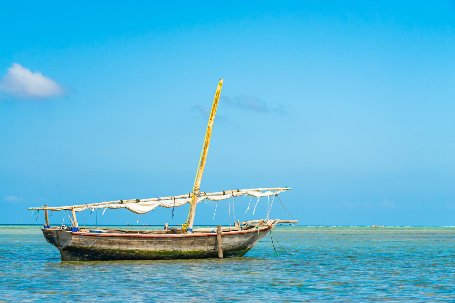 fishing-ship-water-indian-ocean-low-tide-zanzibar-tanzania